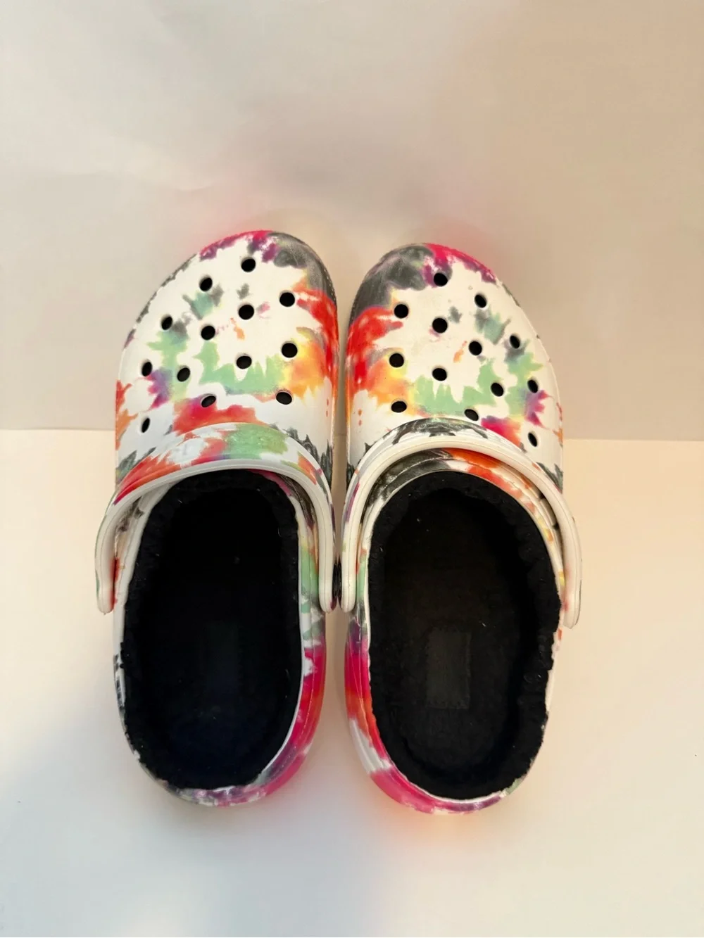 Crocs Multicolor Paint Splatter Lined Slip On Clogs Womens Sz 7 NWOT